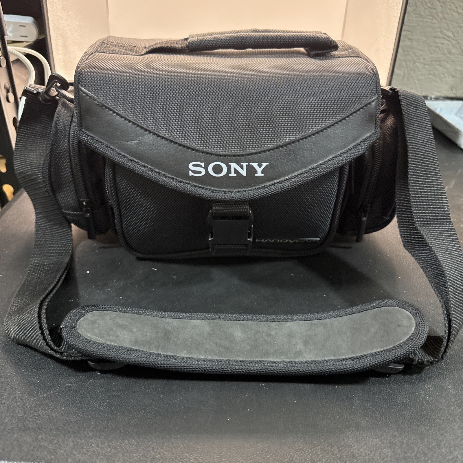 Sony Handycam HI8 Camcorder Black Carrying Case Bag With Shoulder Strap