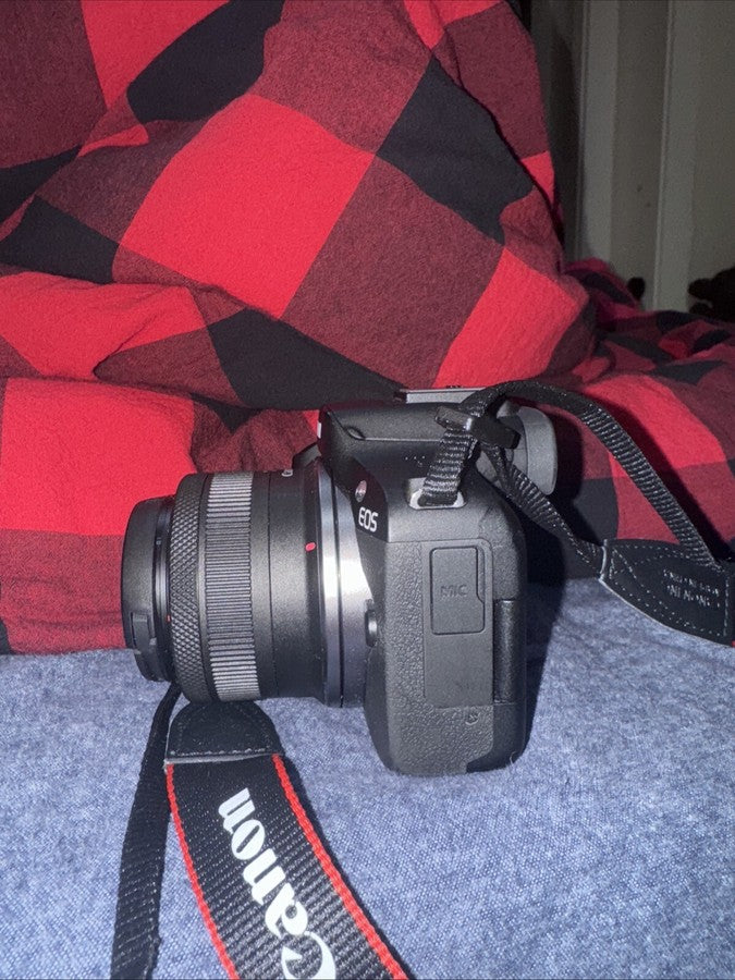 Canon EOS R50 24.2MP Mirrorless Camera with RF-S 18-45mm f/4.5-6.3 IS STM Lens