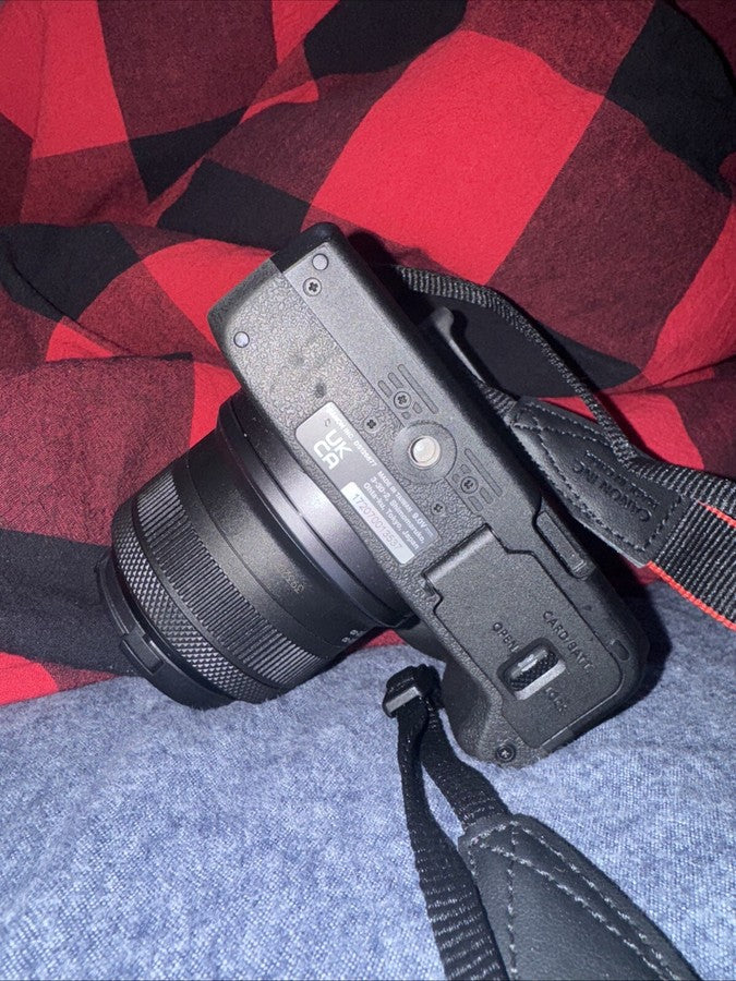 Canon EOS R50 24.2MP Mirrorless Camera with RF-S 18-45mm f/4.5-6.3 IS STM Lens