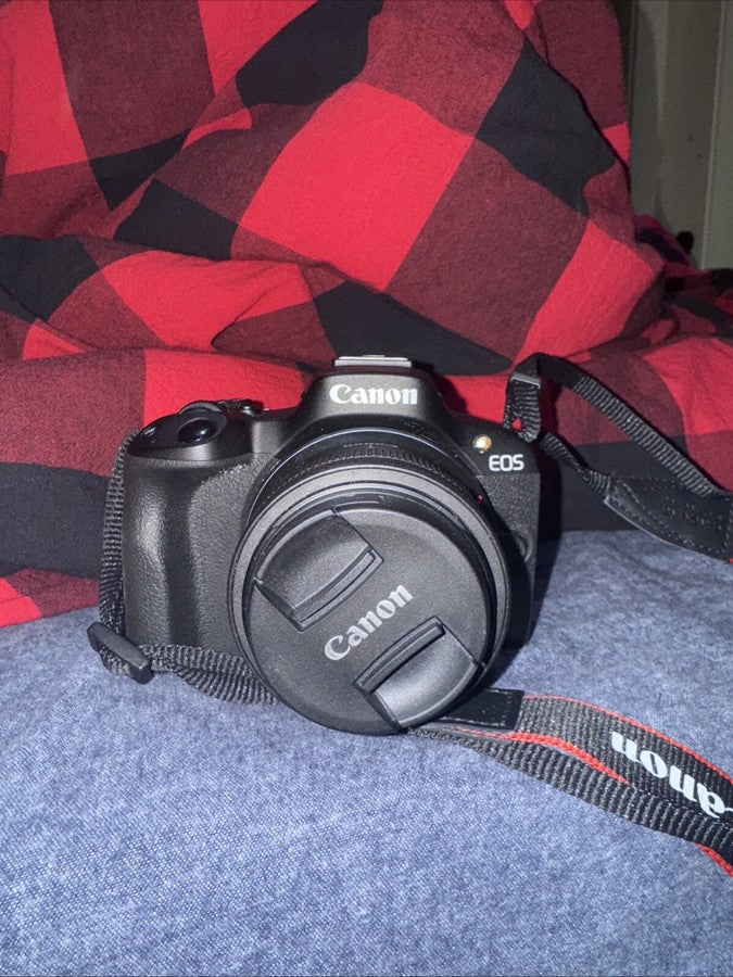 Canon EOS R50 24.2MP Mirrorless Camera with RF-S 18-45mm f/4.5-6.3 IS STM Lens