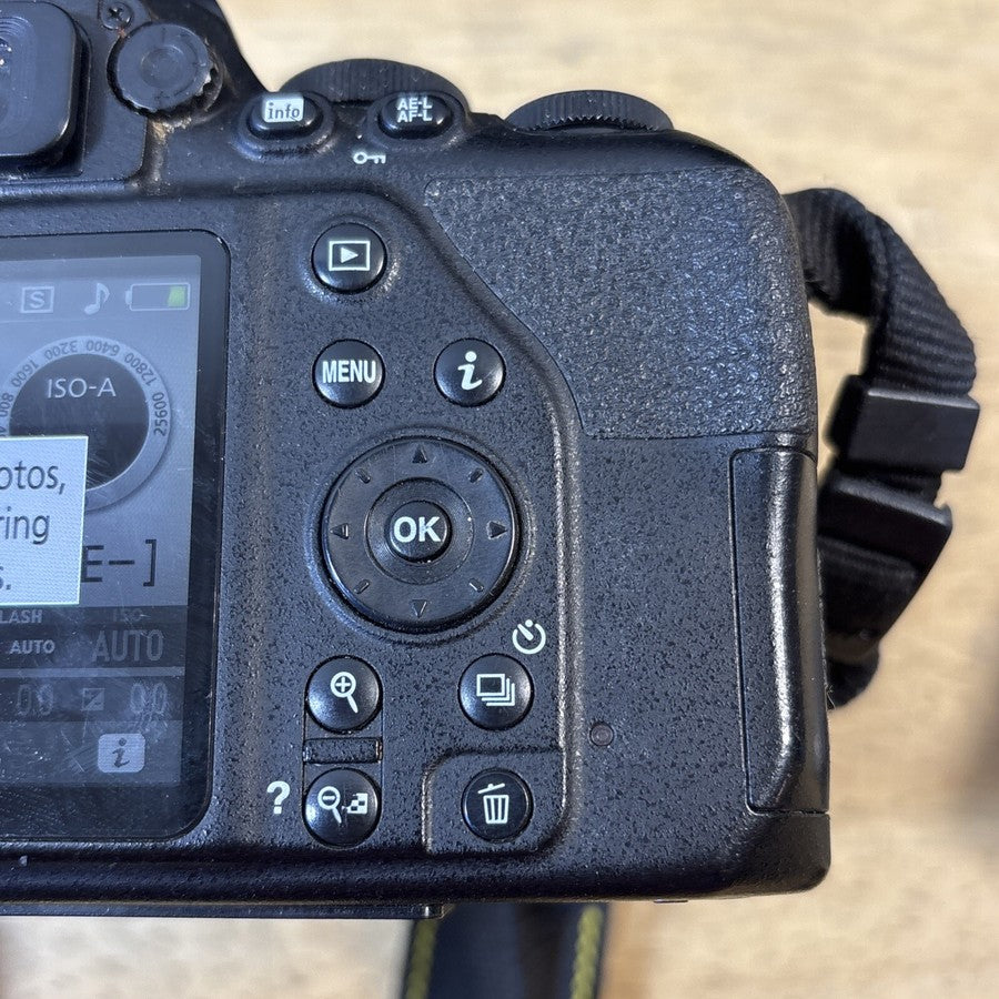 Nikon D3500 24.2MP DSLR Camera with 18-55mm VR Lens Kit Black