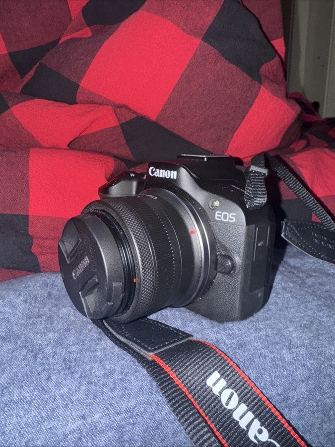 Canon EOS R50 24.2MP Mirrorless Camera with RF-S 18-45mm f/4.5-6.3 IS STM Lens